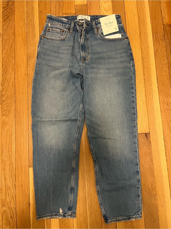 Abercrombie & Fitch Denim - A&F Curve Love High Rise Mom Jean